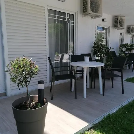 Christina Apartament Fourka