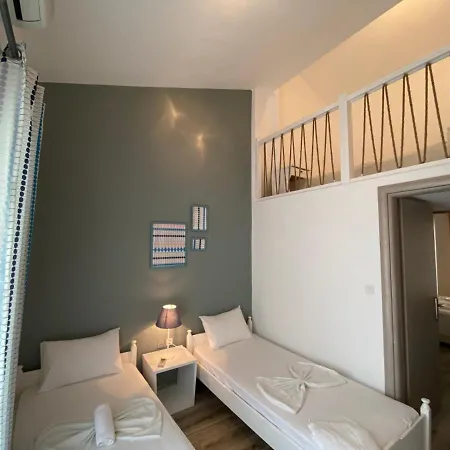 Christina Apartament *